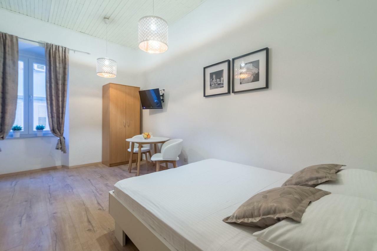 Studios & Apartments Porto Zadar Exterior foto